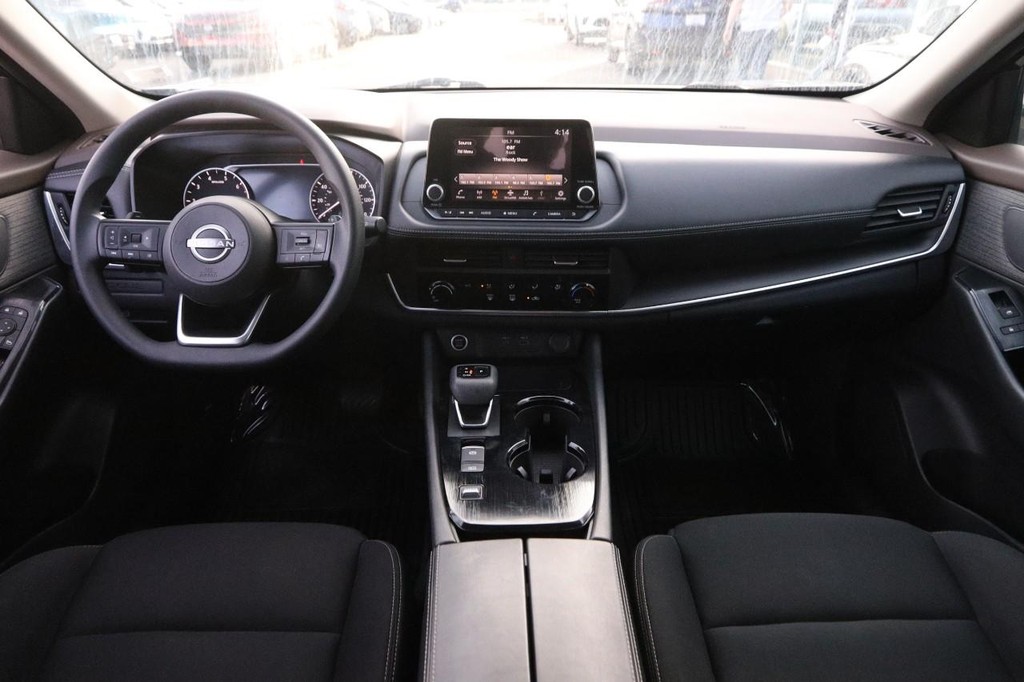 Nissan Rogue Vehicle Image 19