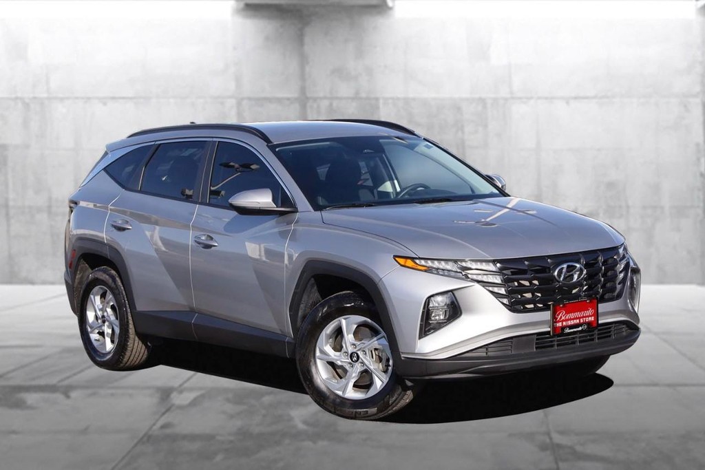 Hyundai Tucson Vehicle Image 02