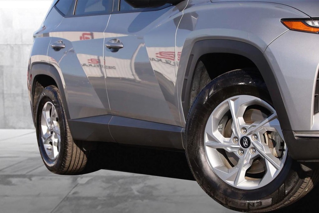 Hyundai Tucson Vehicle Image 03