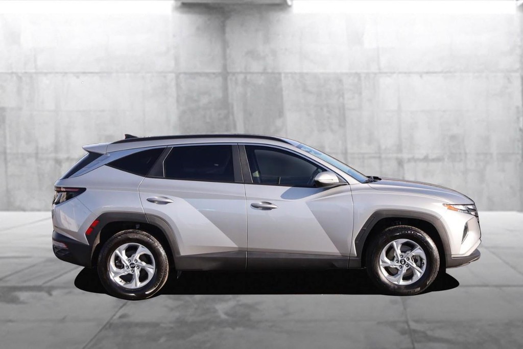 Hyundai Tucson Vehicle Image 05