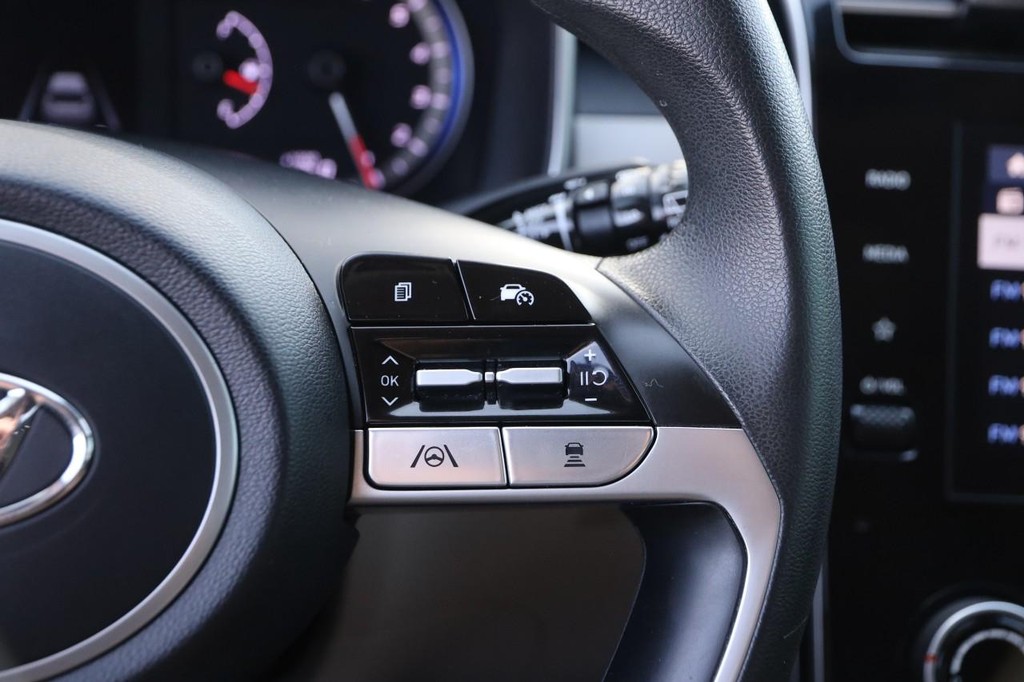 Hyundai Tucson Vehicle Image 13