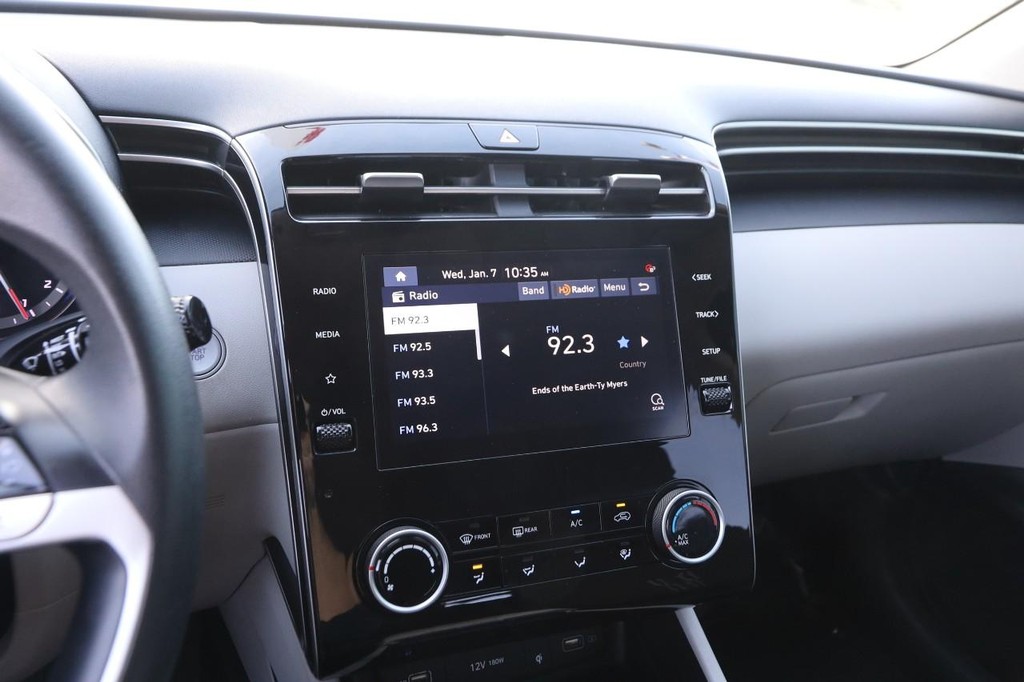 Hyundai Tucson Vehicle Image 16