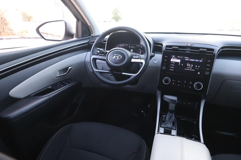 Hyundai Tucson Vehicle Image 24