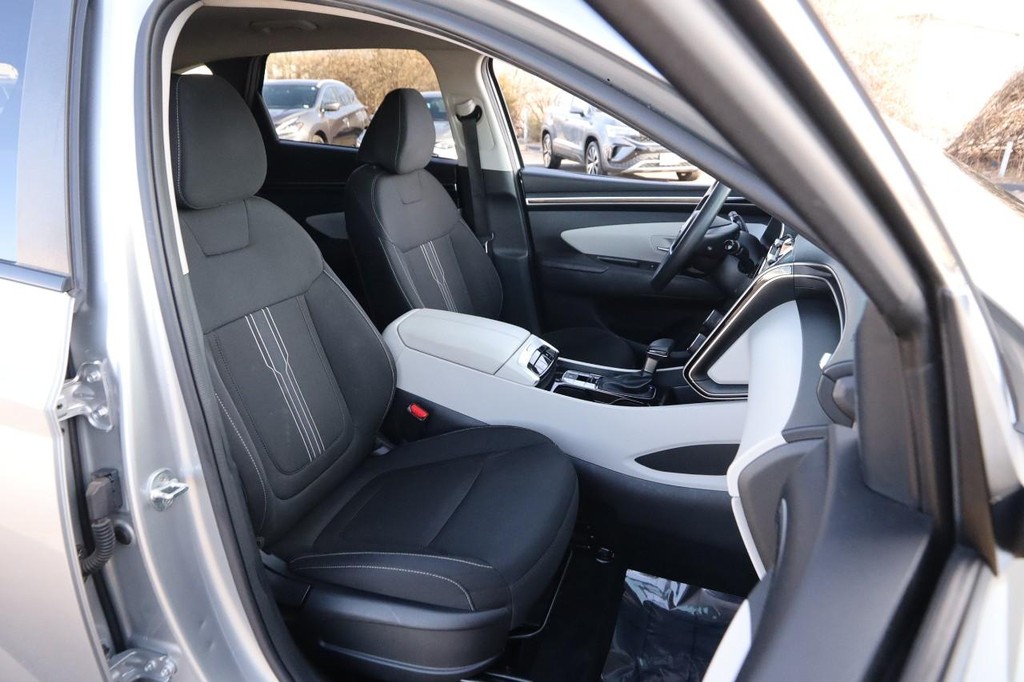 Hyundai Tucson Vehicle Image 28