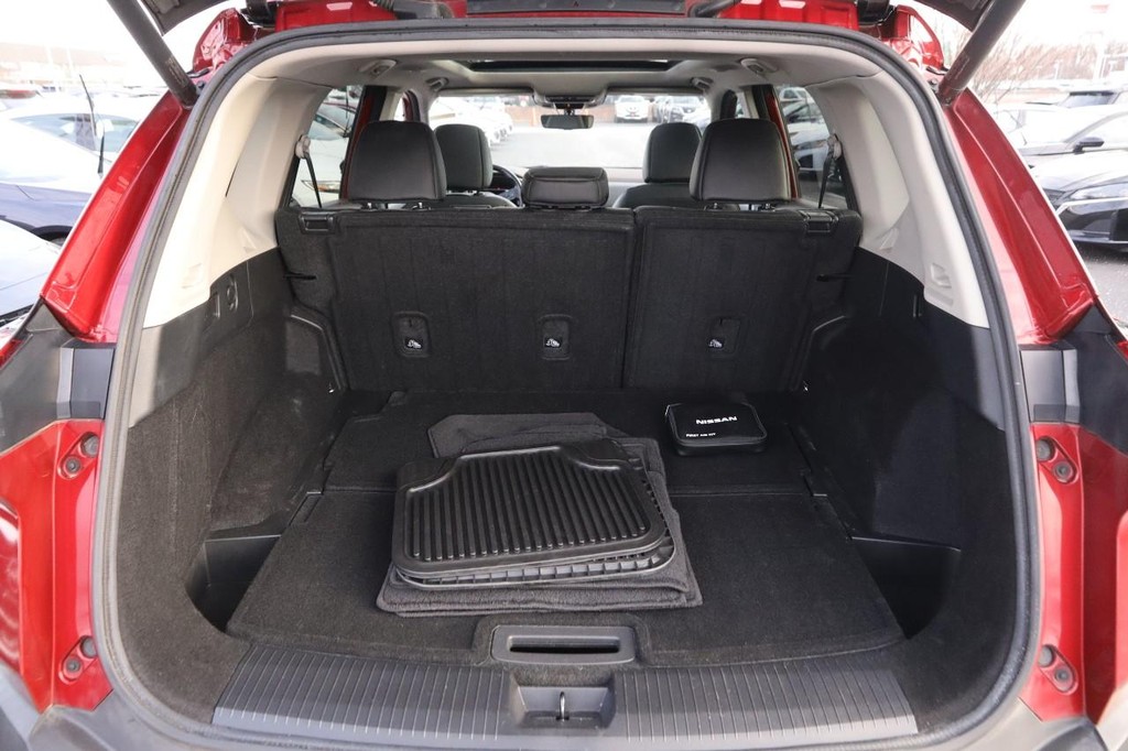 Nissan Rogue Vehicle Image 07