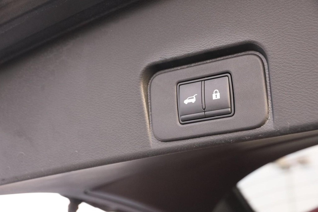 Nissan Rogue Vehicle Image 08