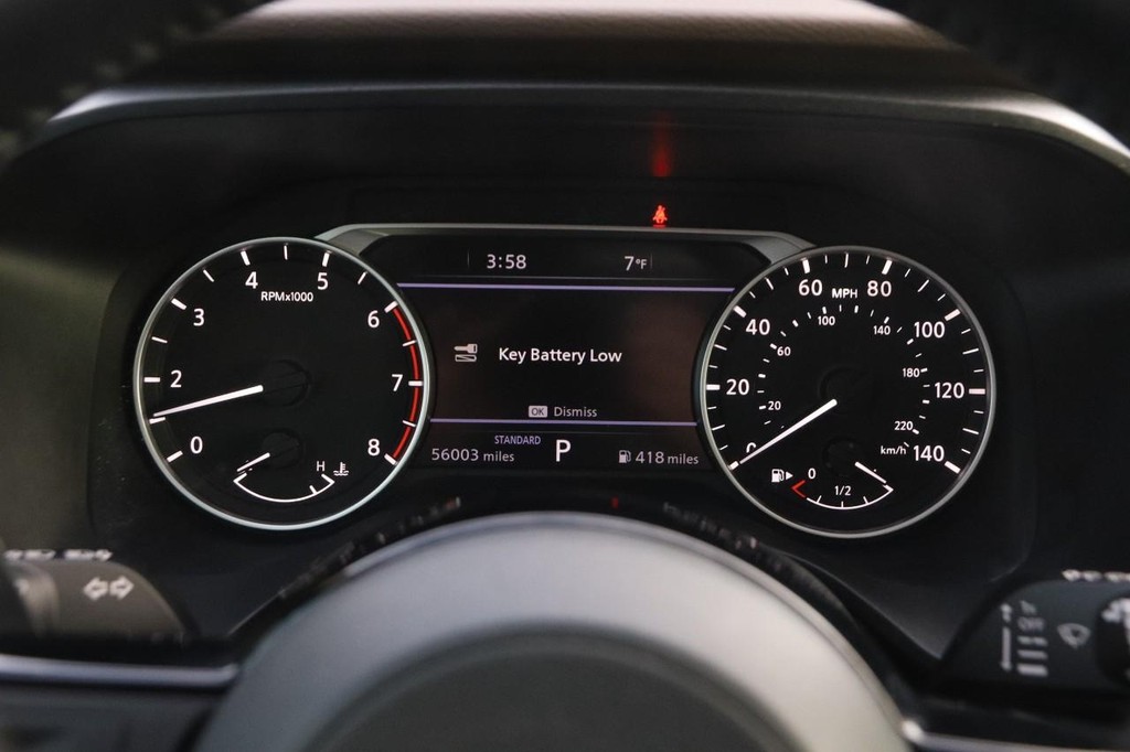 Nissan Rogue Vehicle Image 15