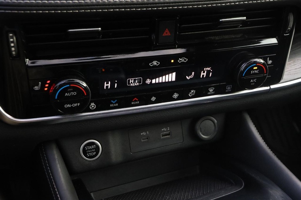 Nissan Rogue Vehicle Image 19