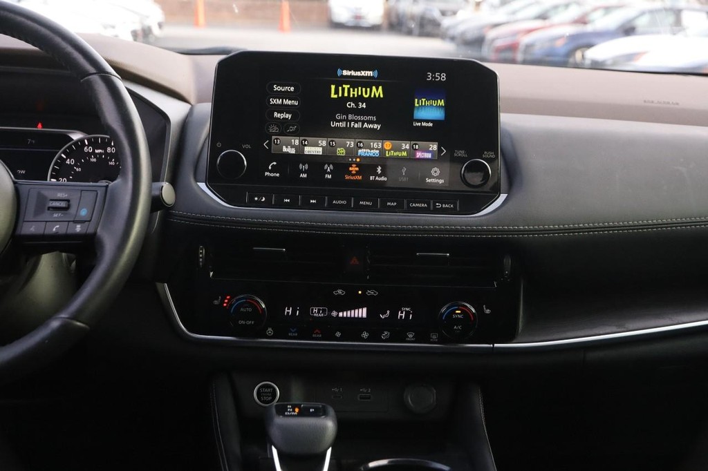 Nissan Rogue Vehicle Image 25