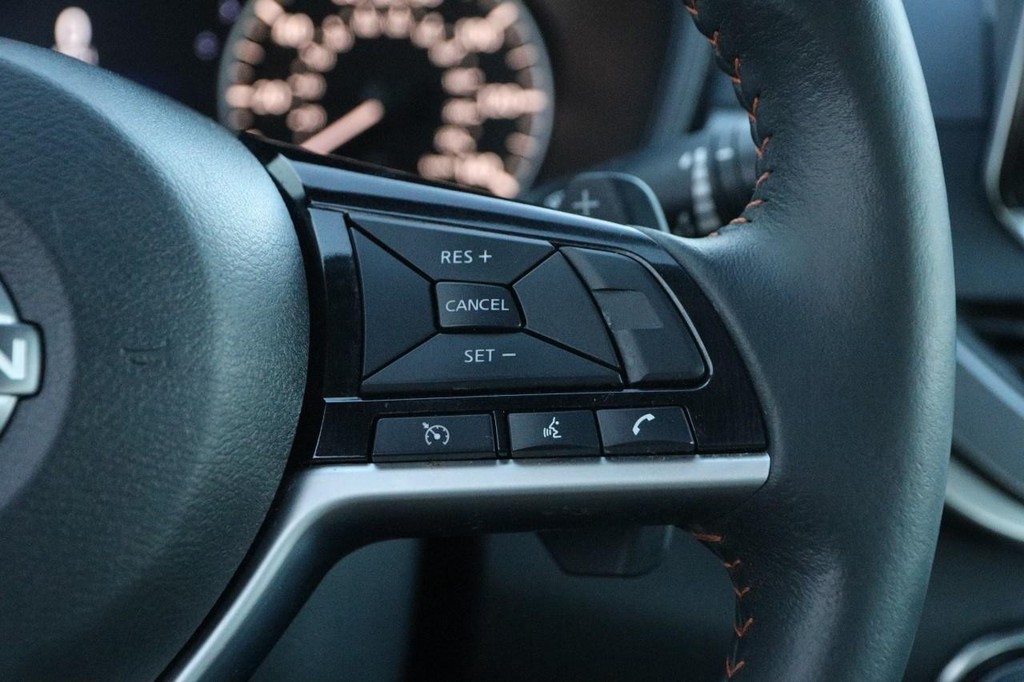 Nissan Altima Vehicle Image 12