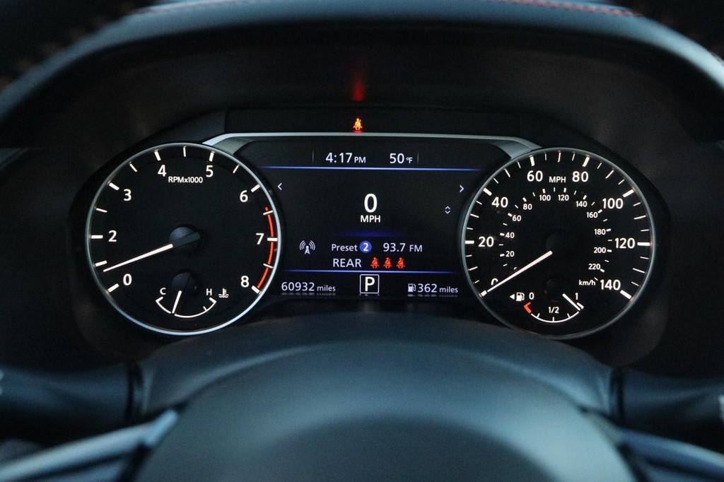 Nissan Altima Vehicle Image 13