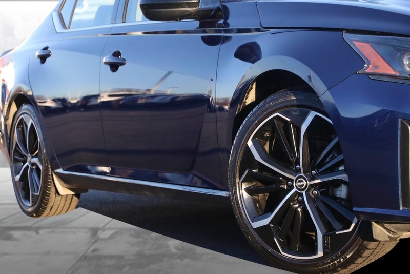 Nissan Altima Vehicle Image 03