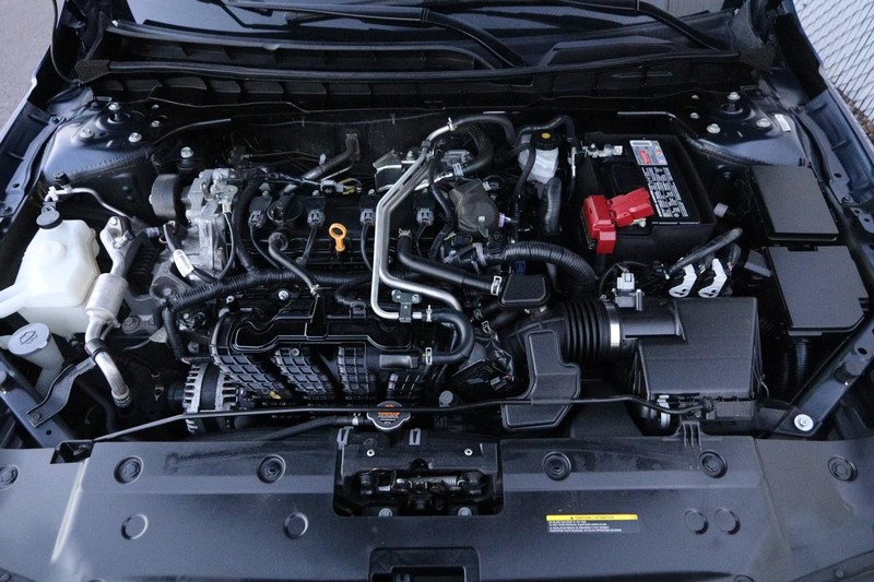 Nissan Altima Vehicle Image 25