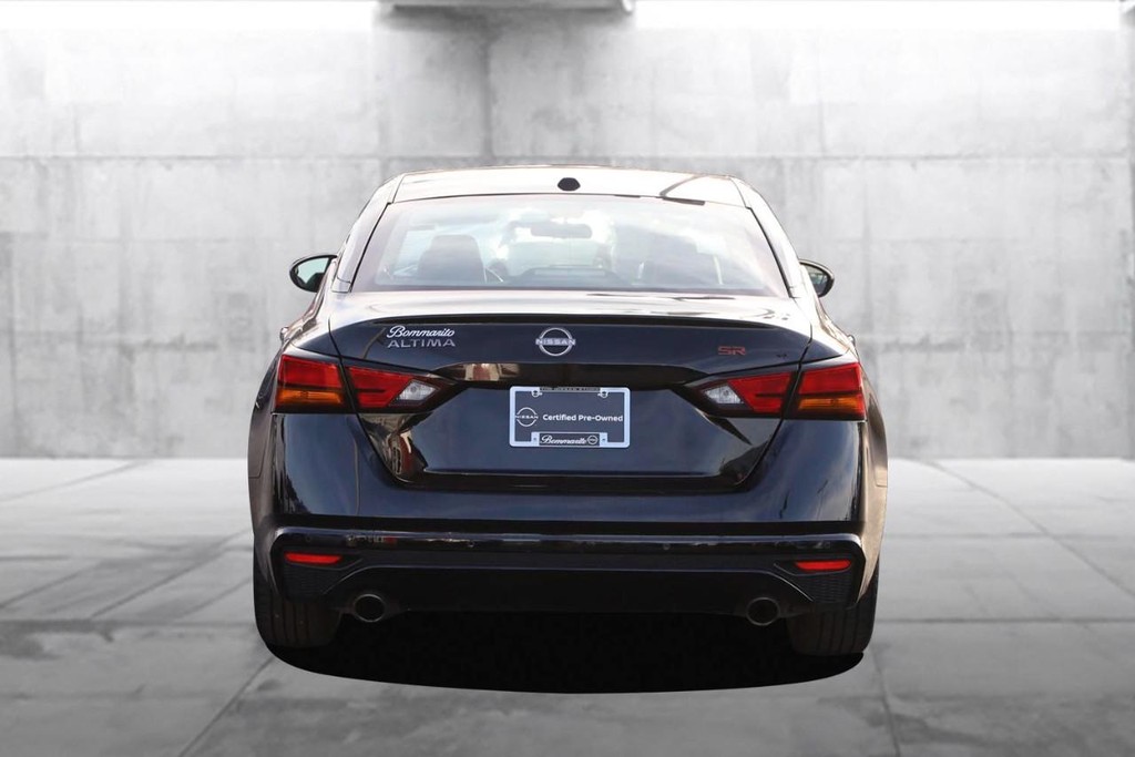 Nissan Altima Vehicle Image 06