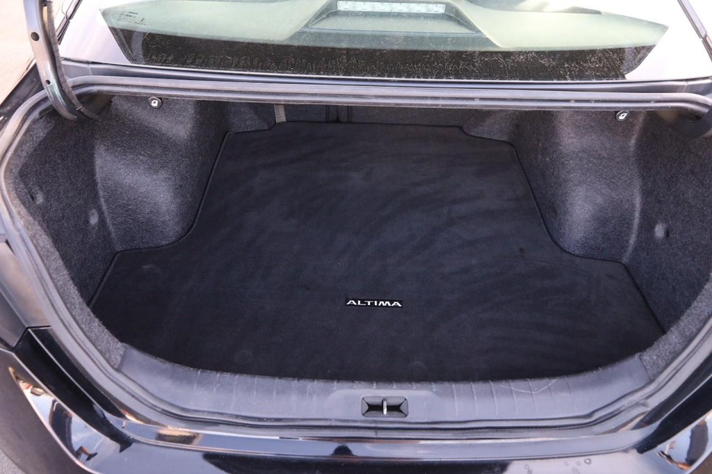 Nissan Altima Vehicle Image 07