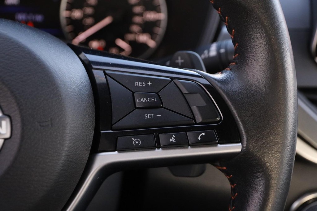 Nissan Altima Vehicle Image 12