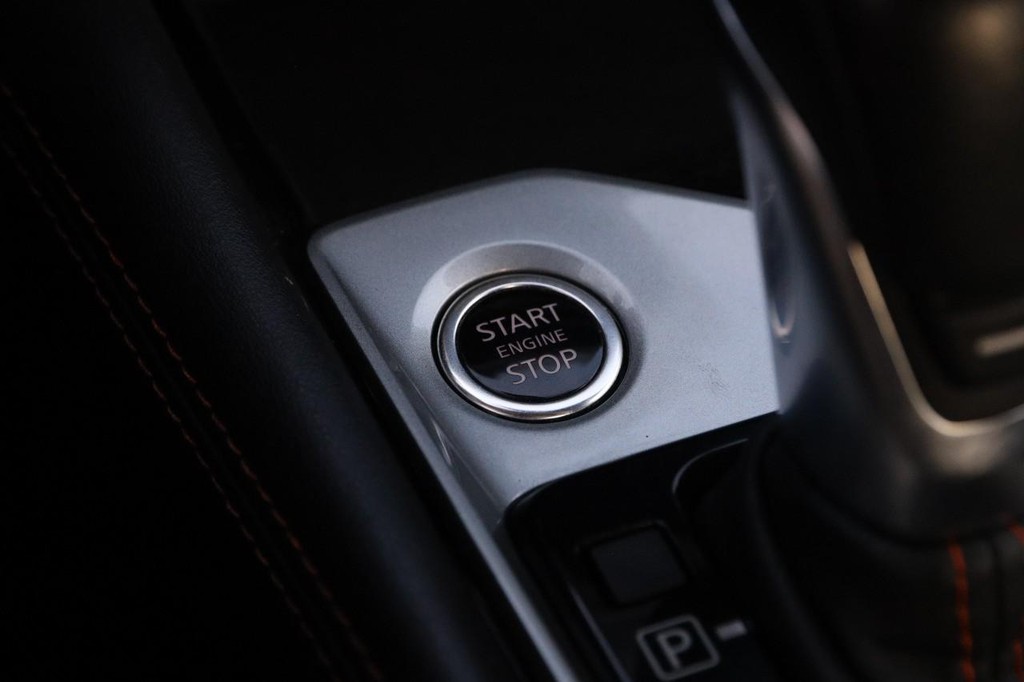 Nissan Altima Vehicle Image 17