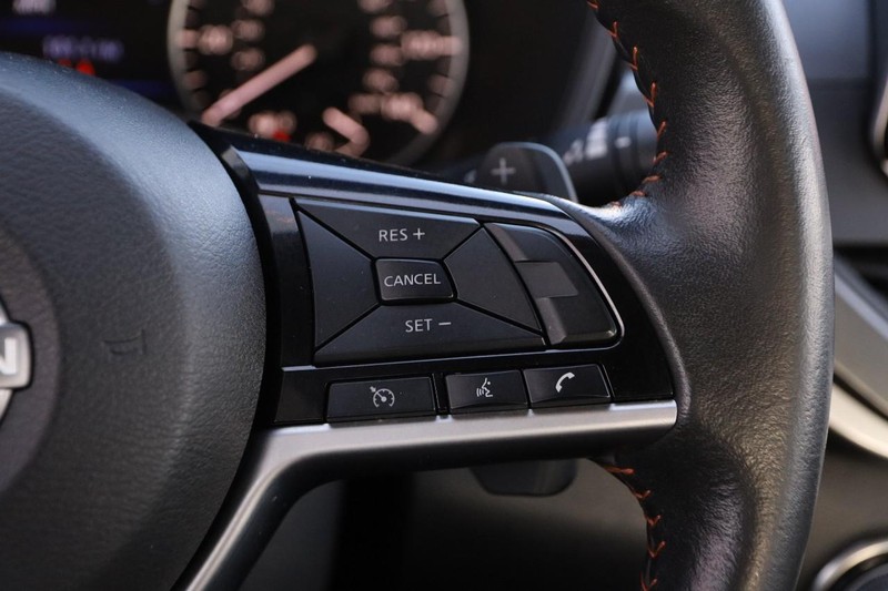 Nissan Altima Vehicle Image 12