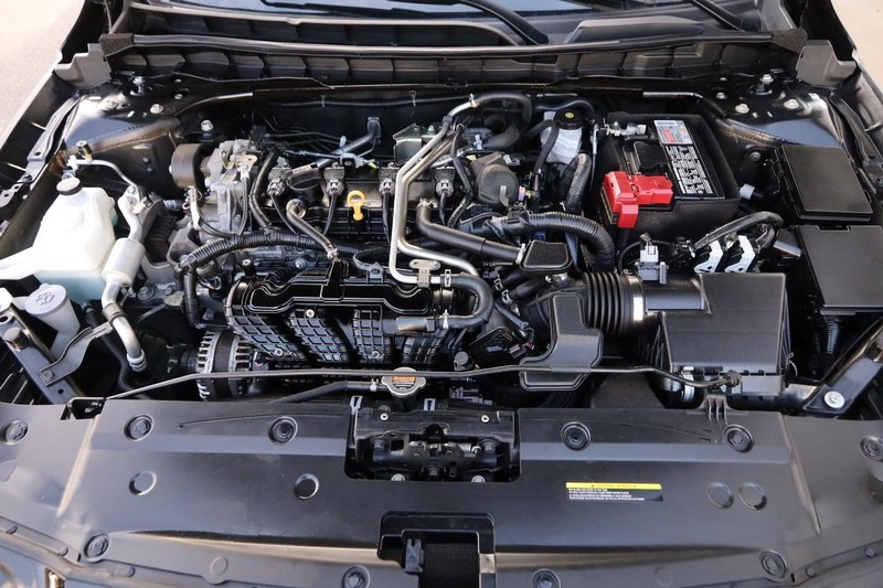 Nissan Altima Vehicle Image 25