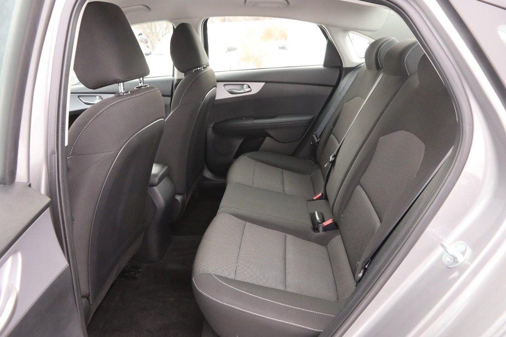 Kia Forte Vehicle Image 09