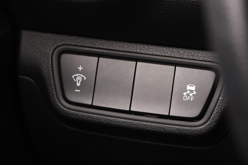 Kia Forte Vehicle Image 17