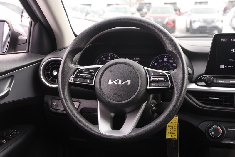 Kia Forte Vehicle Image 20