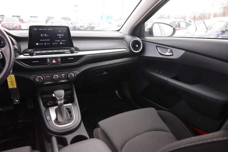 Kia Forte Vehicle Image 22