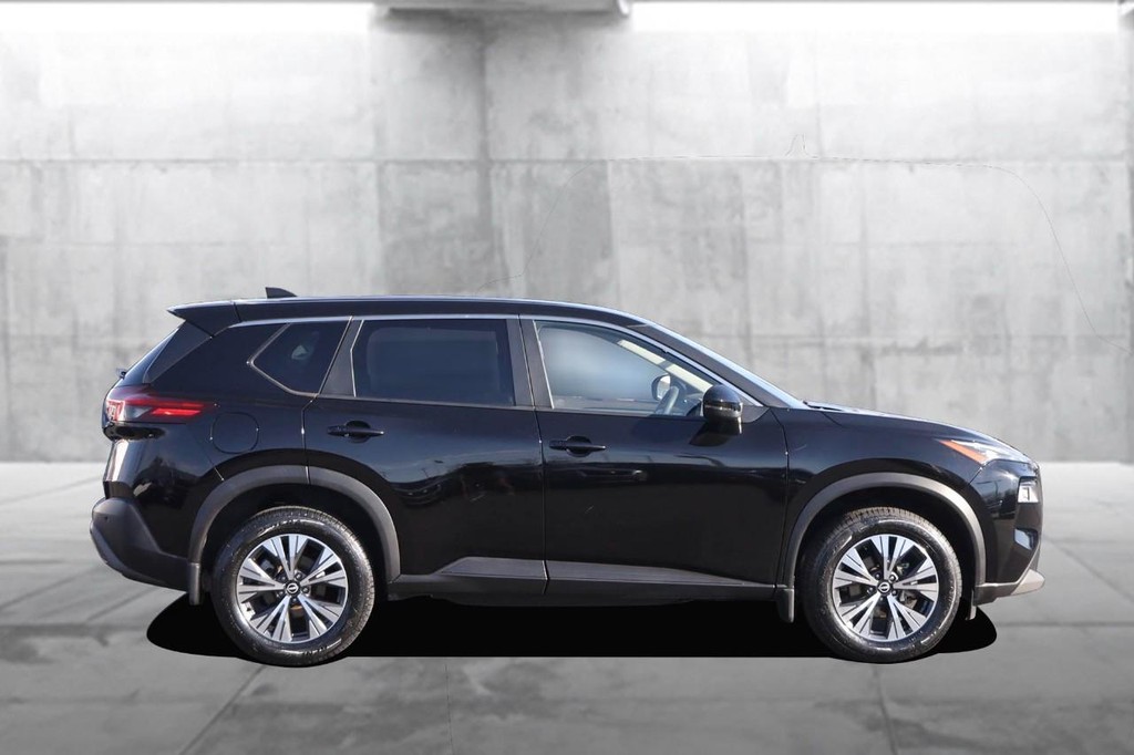 Nissan Rogue Vehicle Image 05