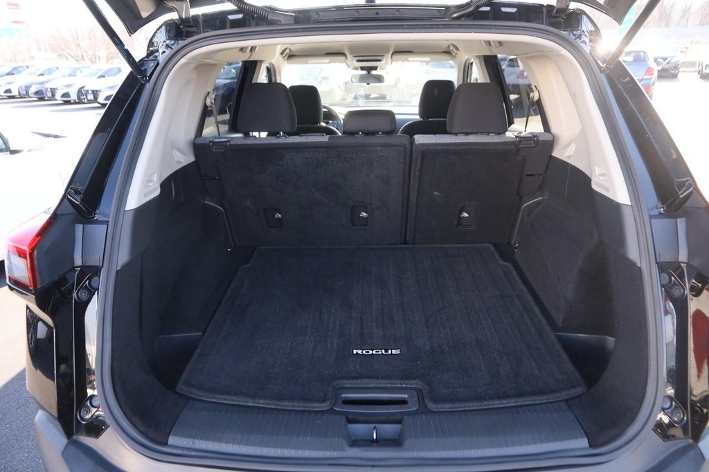 Nissan Rogue Vehicle Image 07