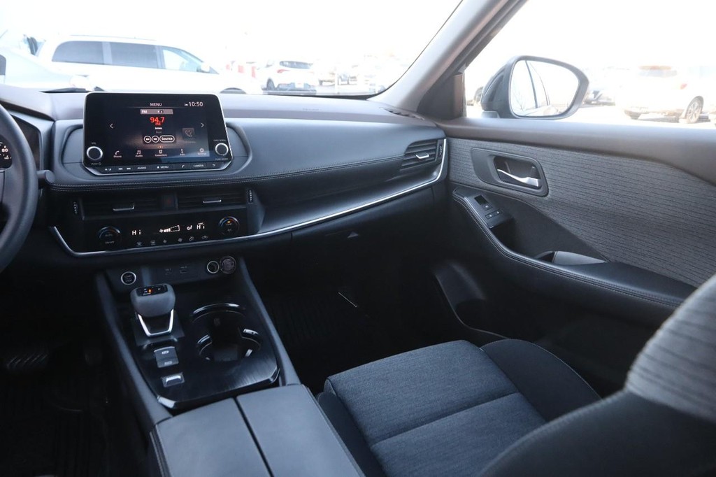 Nissan Rogue Vehicle Image 22