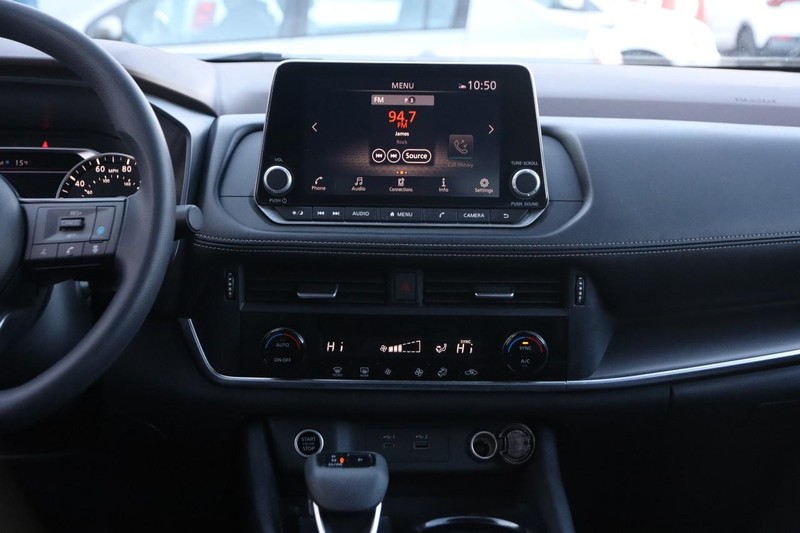 Nissan Rogue Vehicle Image 21