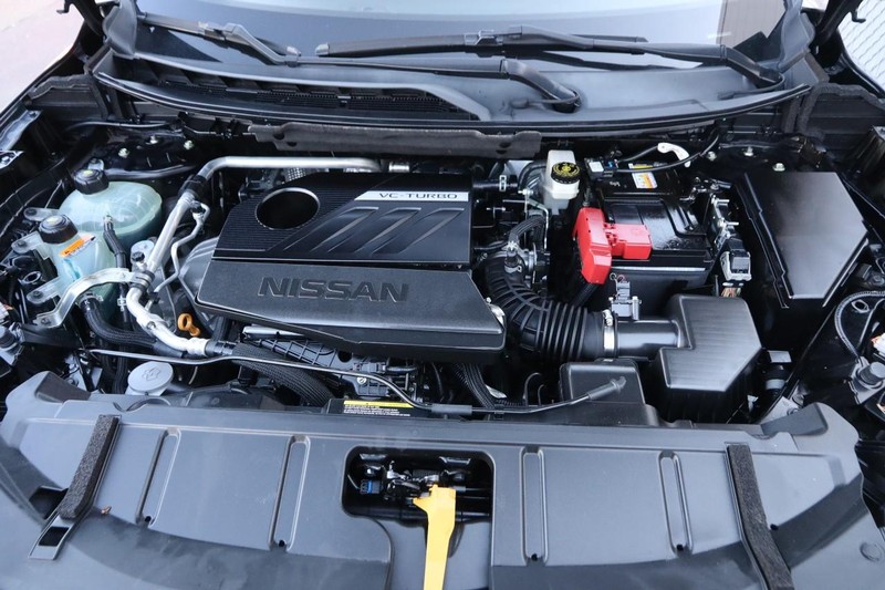 Nissan Rogue Vehicle Image 24