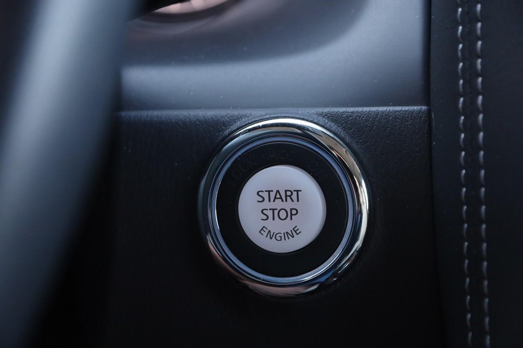 Nissan Armada Vehicle Image 17