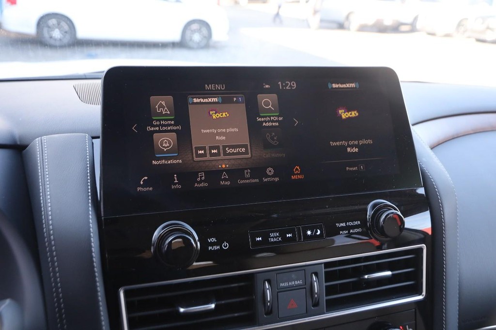 Nissan Armada Vehicle Image 18