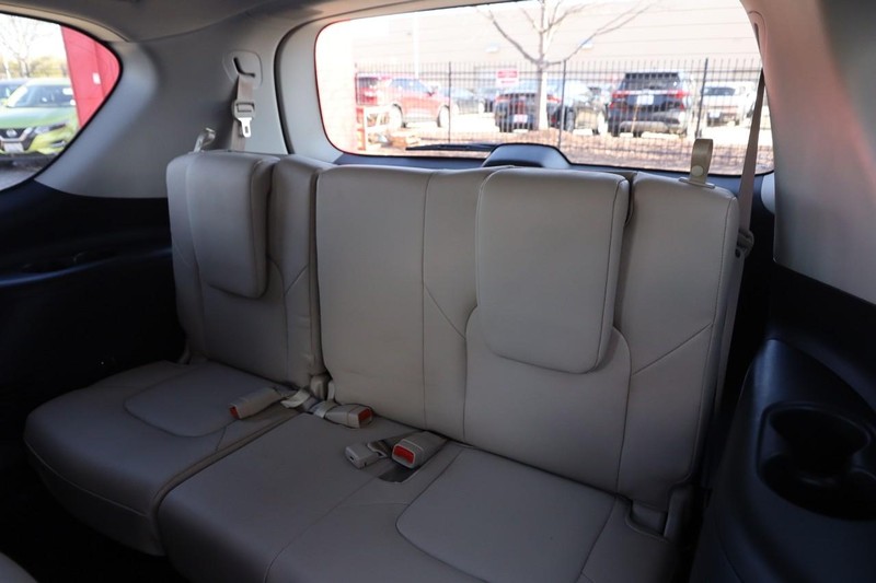Nissan Armada Vehicle Image 12