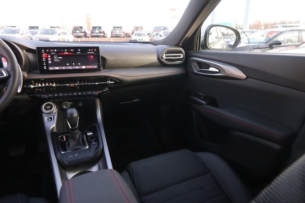 Dodge Hornet Vehicle Full-screen Gallery Image 26