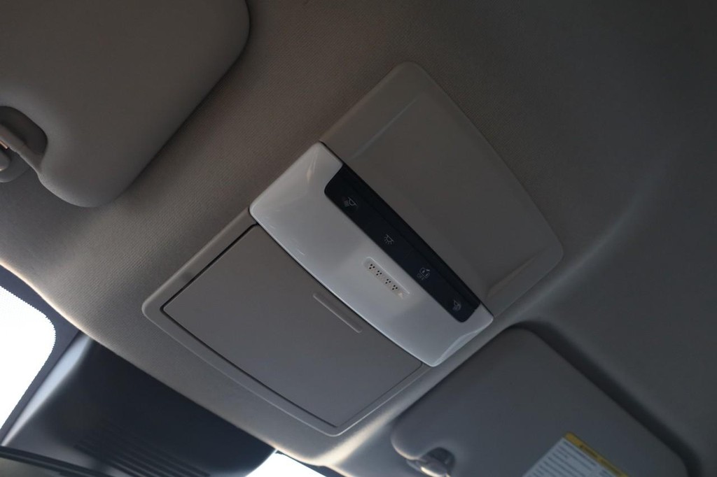 Nissan Sentra Vehicle Image 17