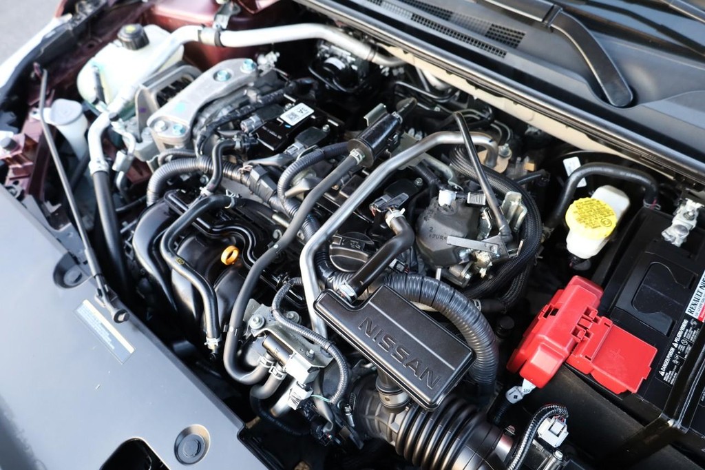 Nissan Sentra Vehicle Image 25