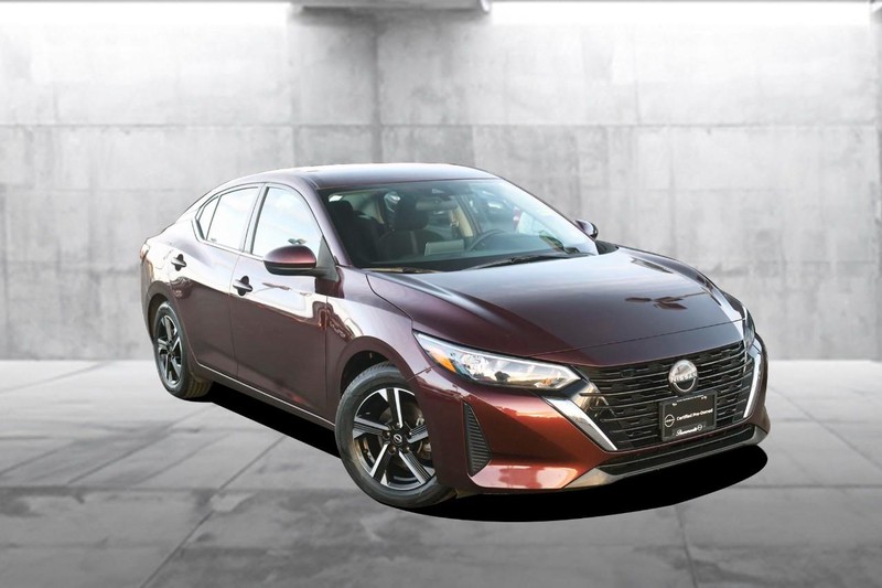 Nissan Sentra Vehicle Image 02