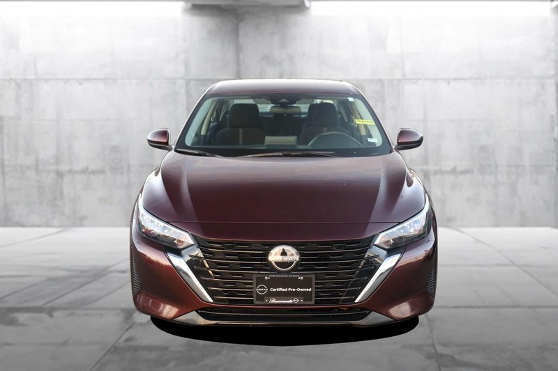 Nissan Sentra Vehicle Image 04