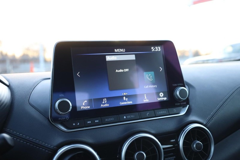 Nissan Sentra Vehicle Image 11