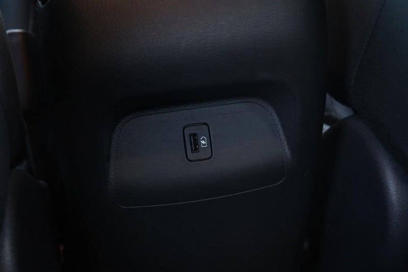 Nissan Sentra Vehicle Image 21
