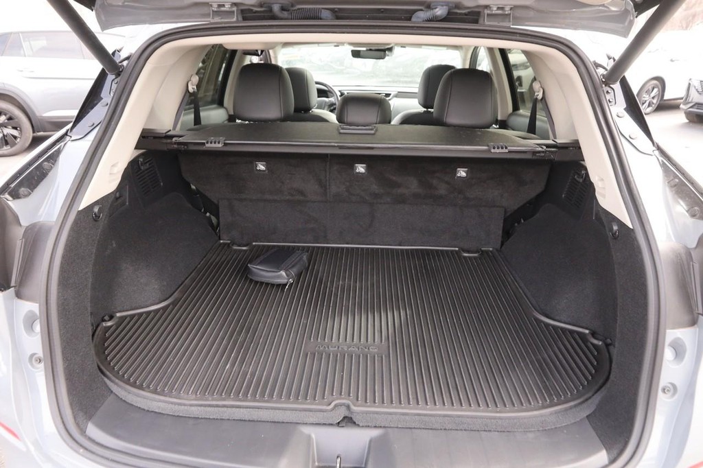 Nissan Murano Vehicle Full-screen Gallery Image 7