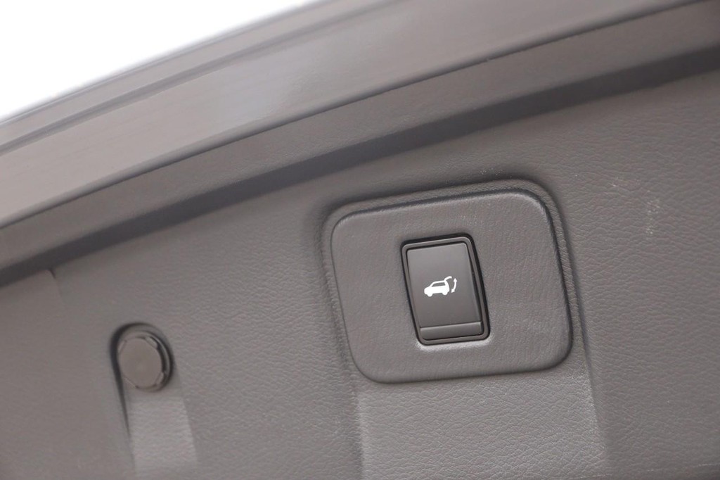 Nissan Murano Vehicle Full-screen Gallery Image 8