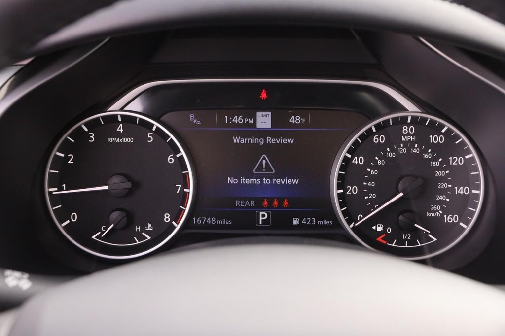 Nissan Murano Vehicle Full-screen Gallery Image 15