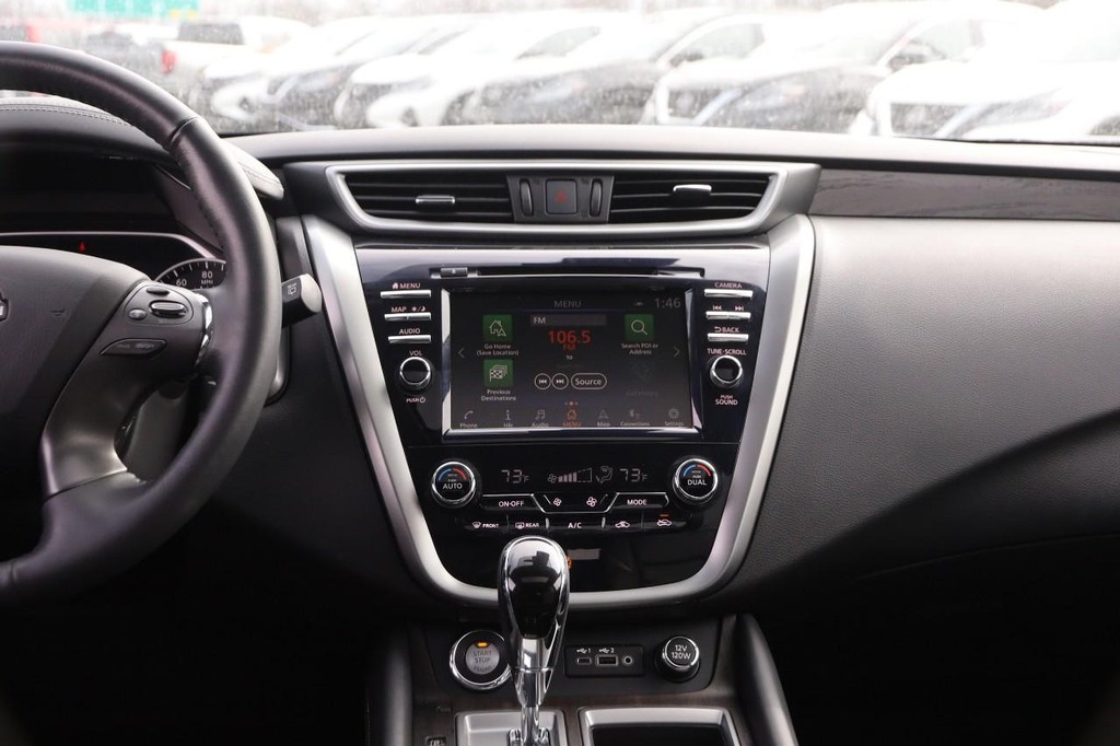 Nissan Murano Vehicle Full-screen Gallery Image 24