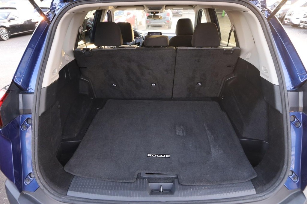 Nissan Rogue Vehicle Image 07