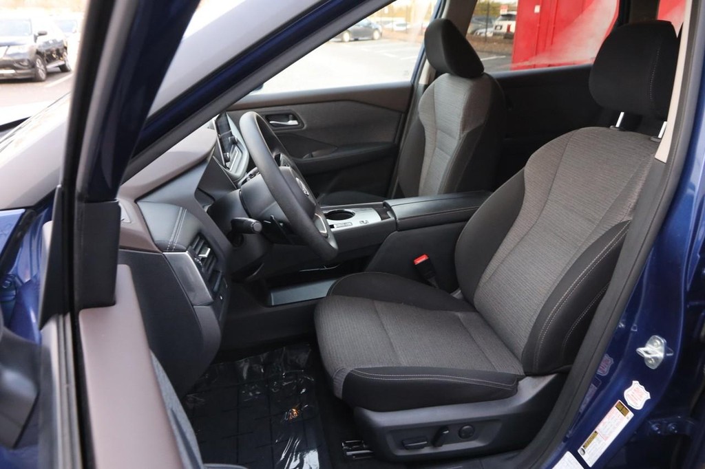 Nissan Rogue Vehicle Image 08