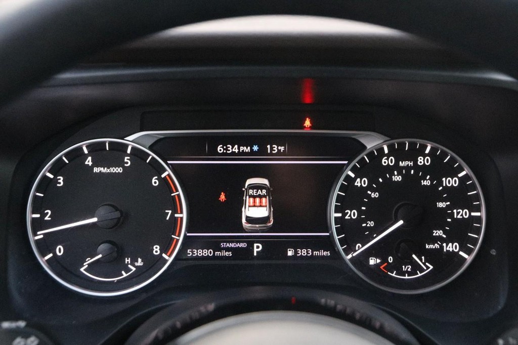 Nissan Rogue Vehicle Image 13