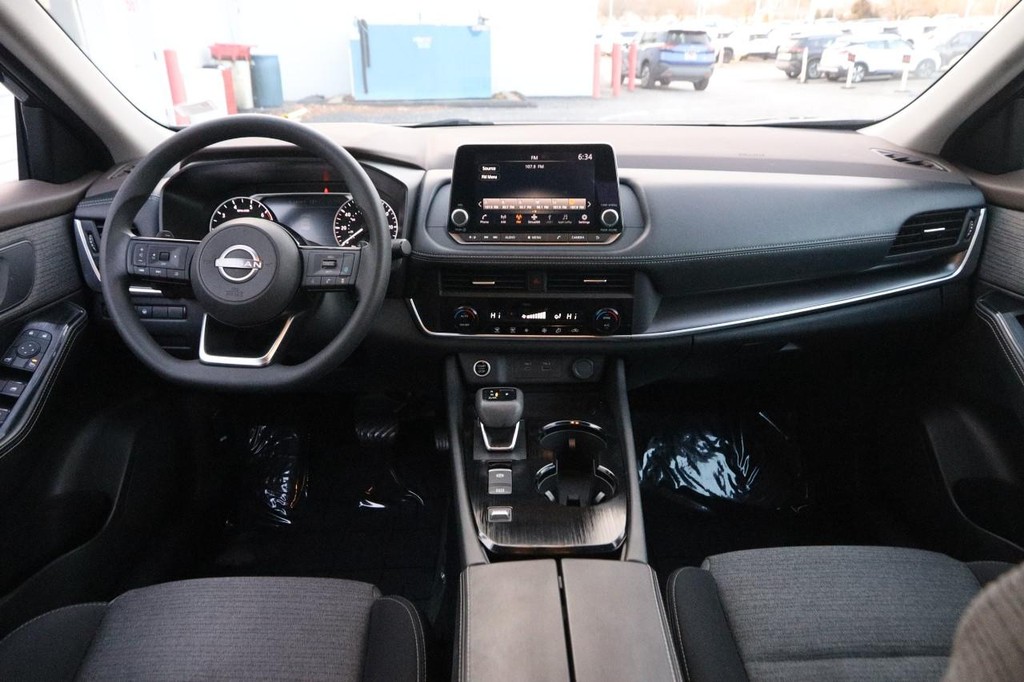 Nissan Rogue Vehicle Image 19
